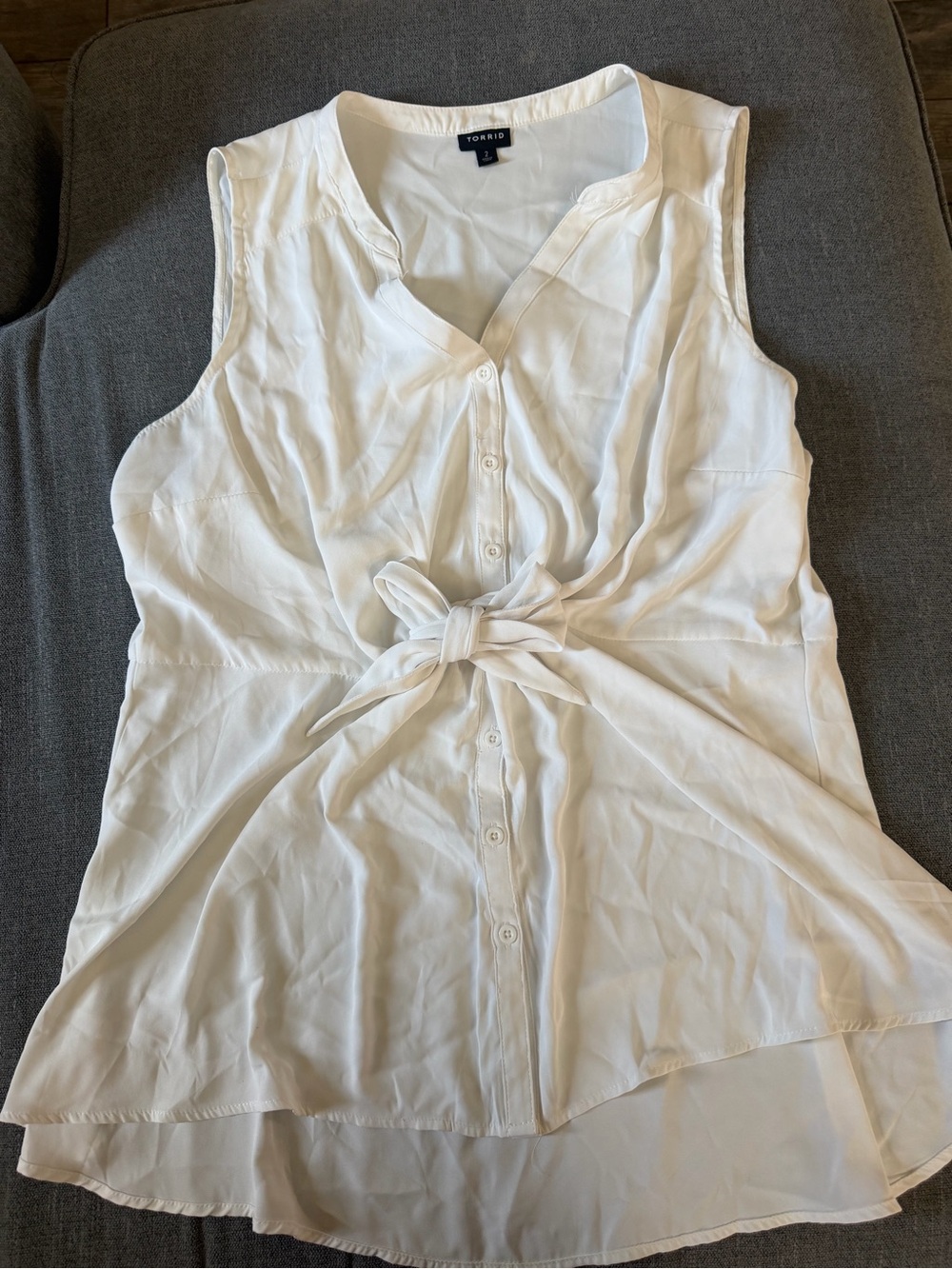 torrid White Sleeveless Tie-Front Button Down Top
